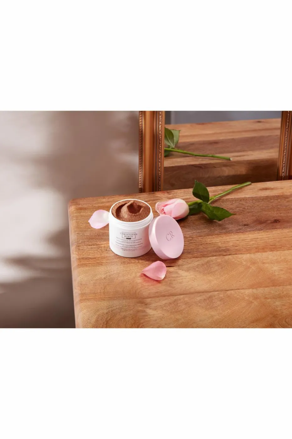 Pâte lavante volumisante aux extraits de rose